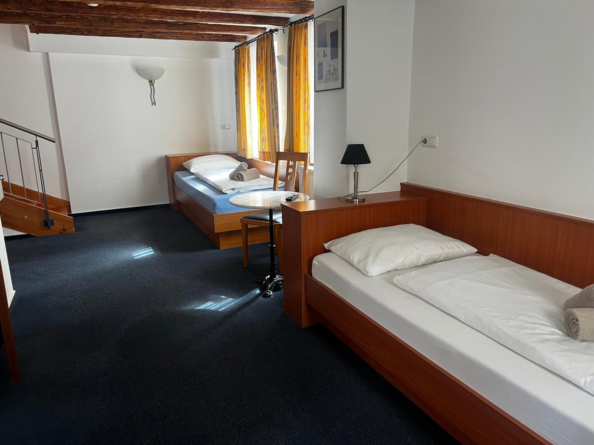 Hotel Am Malerwinkel Вертгейм Экстерьер фото