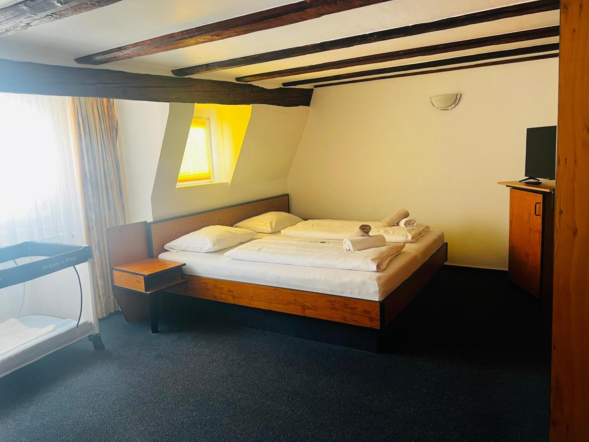 Hotel Am Malerwinkel Вертгейм Экстерьер фото