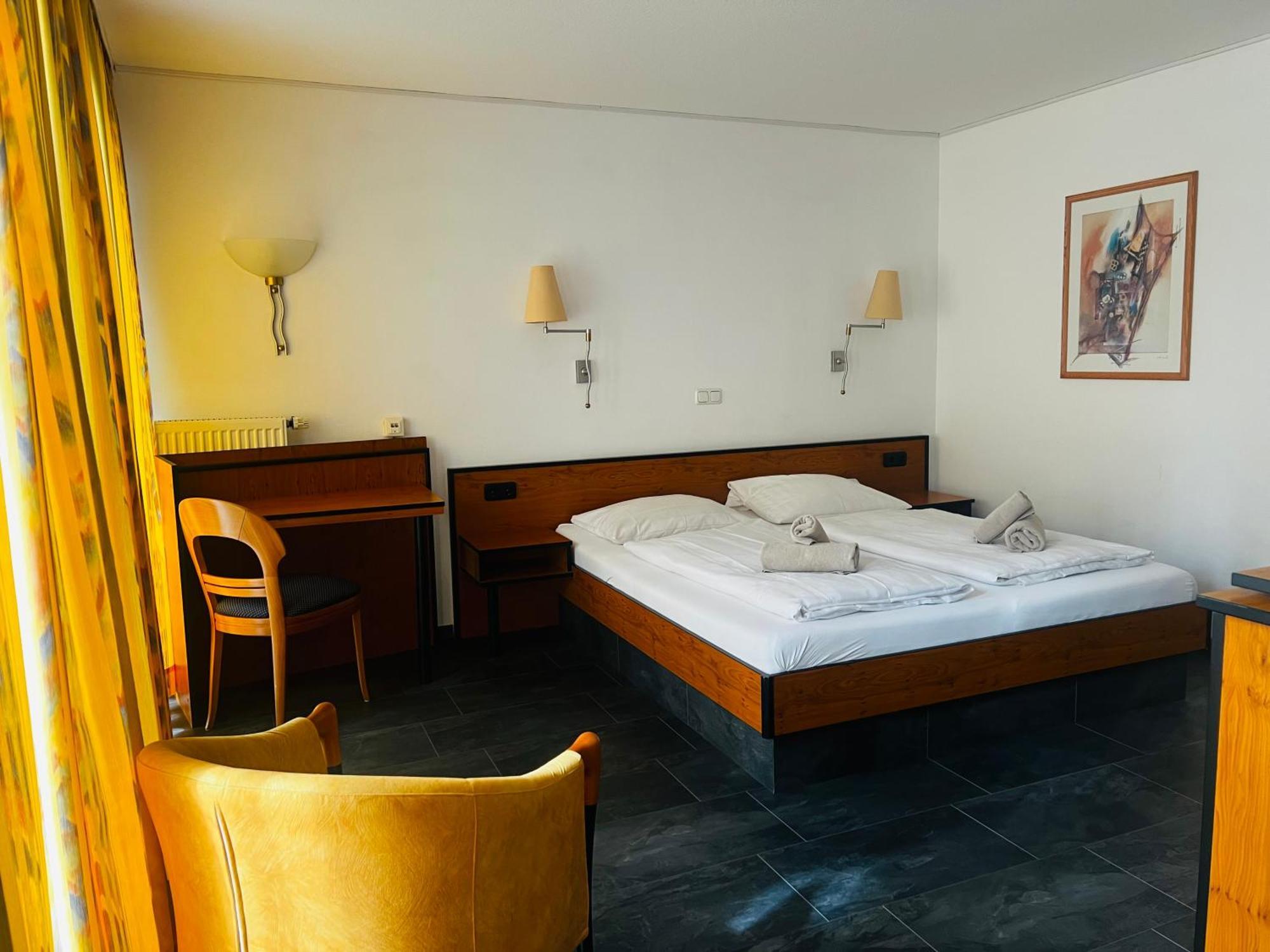 Hotel Am Malerwinkel Вертгейм Экстерьер фото